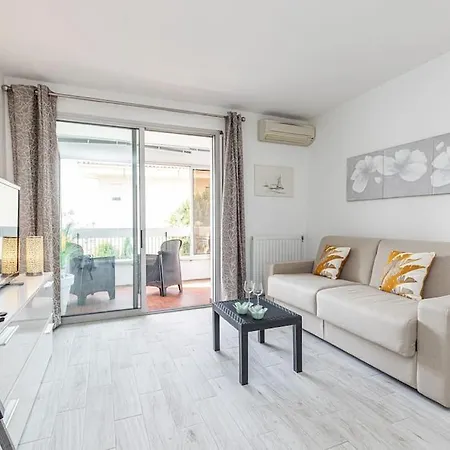 Beau Studio Avec Terrasse Ensoleillee - Proche Апартаменты Кань-сюр-Мер