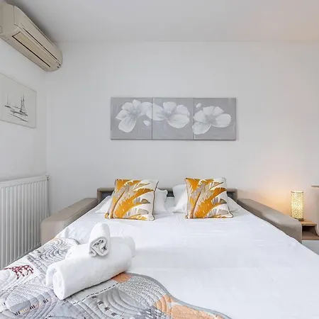 Beau Studio Avec Terrasse Ensoleillee - Proche
