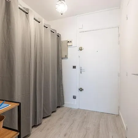 Апартаменты Beau Studio Avec Terrasse Ensoleillee - Proche Кань-сюр-Мер