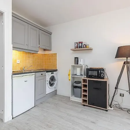 Beau Studio Avec Terrasse Ensoleillee - Proche * Кань-сюр-Мер