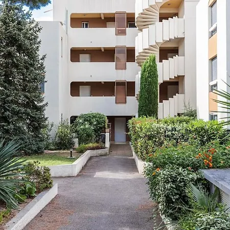 Beau Studio Avec Terrasse Ensoleillee - Proche Апартаменты